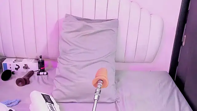 sharlotthe_bigass webcam