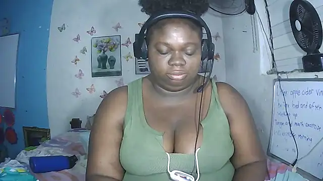 SherBunnyBoo87 webcam