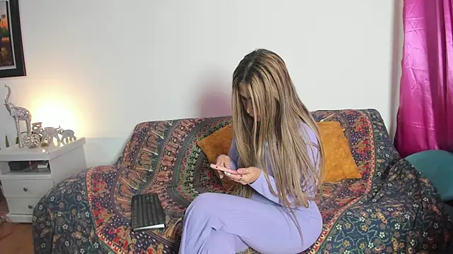 Victoria_Jonness webcam