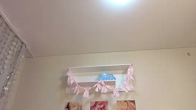 Milly_Lane webcam