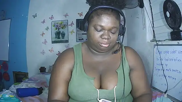 SherBunnyBoo87 webcam