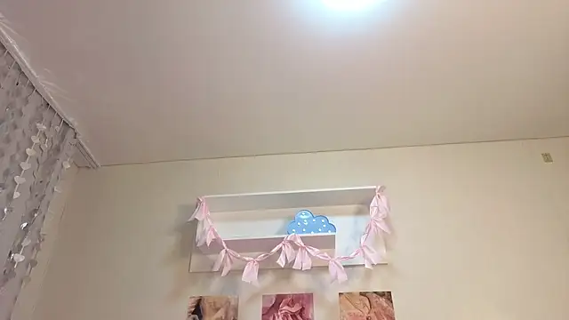 Milly_Lane webcam