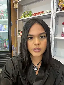 Bella-Ferrer live cam on StripChat