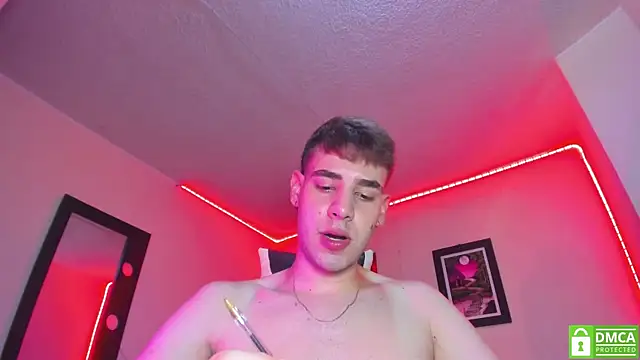 YourGirlfriendsFavorite webcam