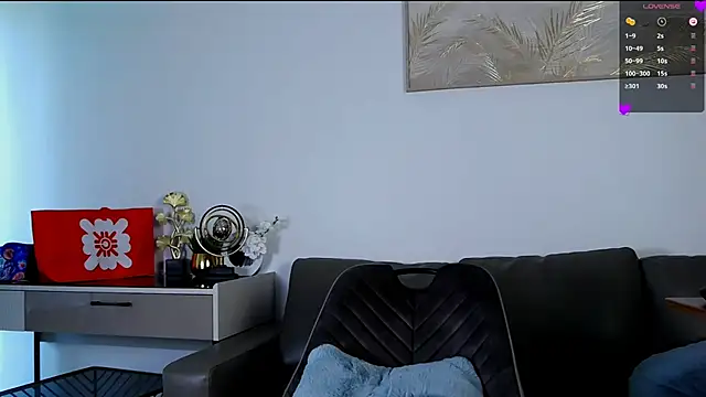 MinaGloww webcam