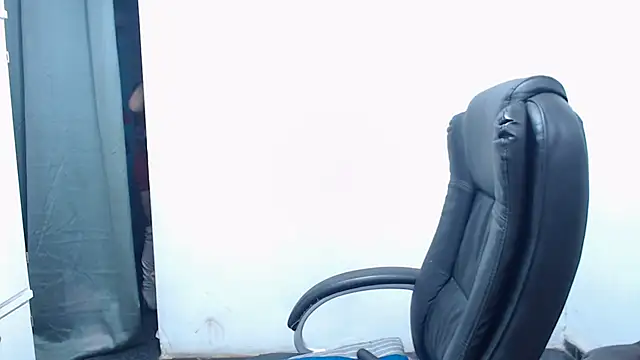 LAURA_CRAIZY webcam