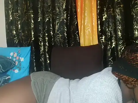 sexxy_pretty24 (F milf) - Make my birth month special