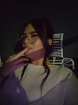 mia_collings1 (F young) - flash tits