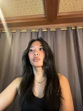 hugecock_tamira webcam