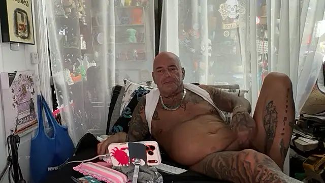 lovetatts64 webcam