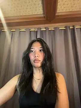 hugecock_tamira live webcam show
