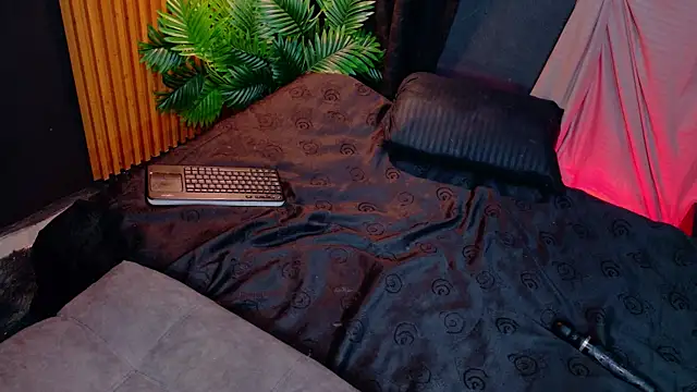 samara_wild24's live room