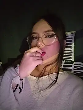 Mia_Collings1 webcam