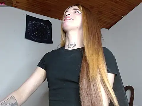 Scarlett_crastrawberry webcam