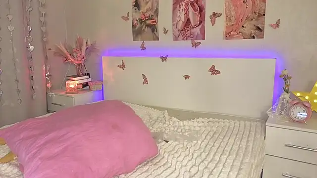 Milly_Lane webcam