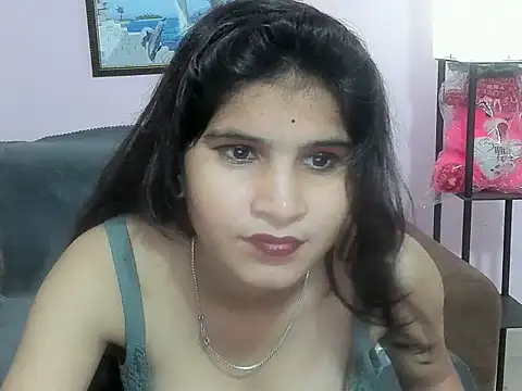 LustyManara webcam