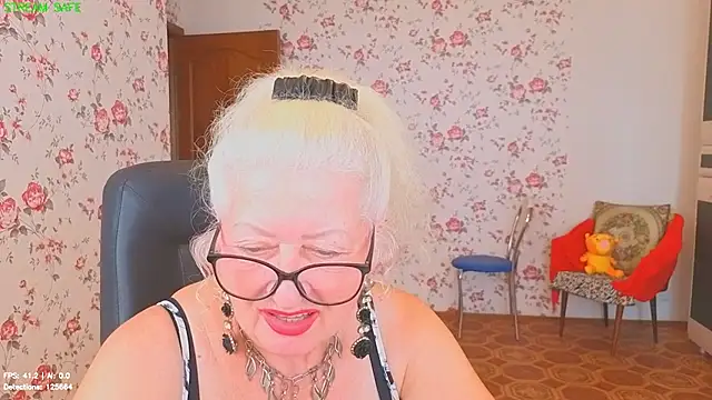 Maya_Mayflower live sex cam