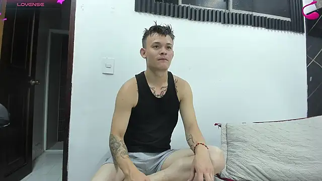 Robinlion91 live cam on StripChat