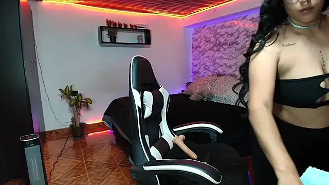 Camila_IRoose live cam on StripChat