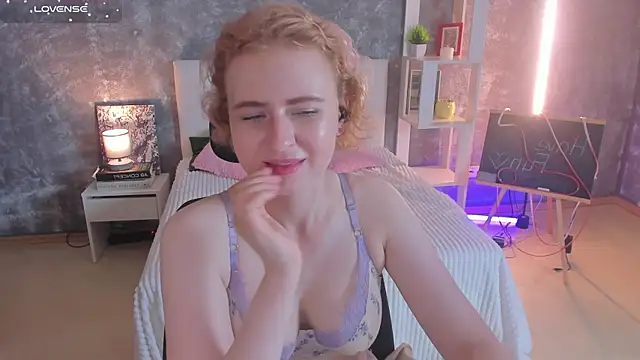 Shiny_Liss live cam on StripChat