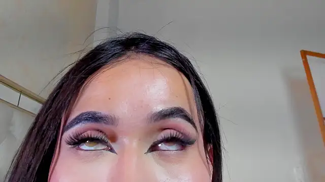 Miss_KhalifaDoll webcam