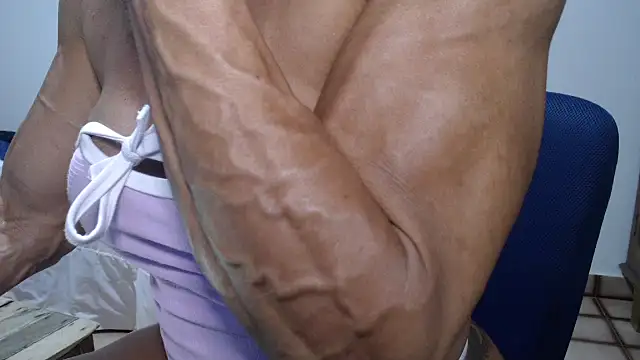 Stronggsexy live cam on StripChat