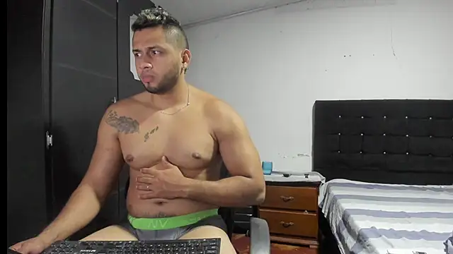 ryan_xc1 - Ryan_xc1's free webcam - UK Sex Cams