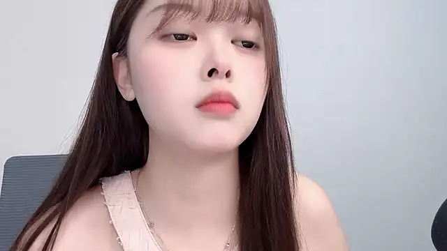 Winnie005 live cam on StripChat