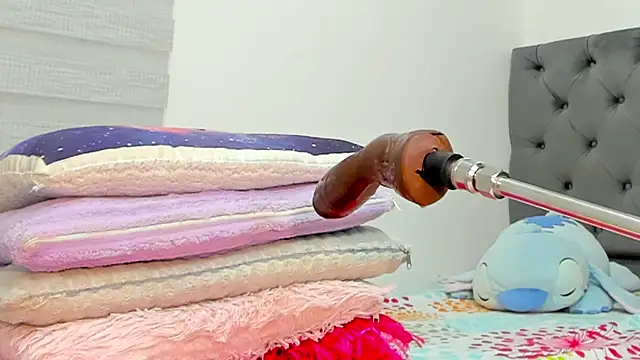 Elizabeth_18_ webcam