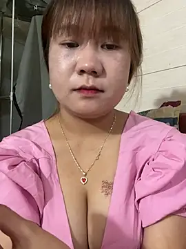 Liness101 live cam on StripChat
