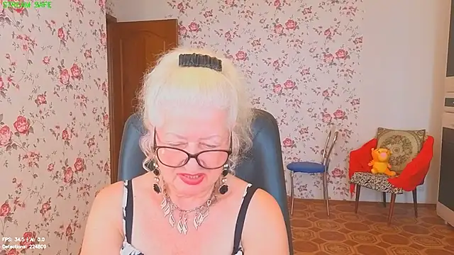 maya_mayflower - Maya_Mayflower's free webcam - UK Sex Cams