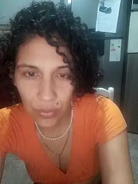 lunita2020 (F young) - Mamada  de pene