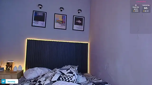 Leo_Savage_ webcam