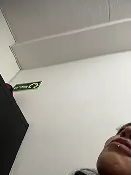baby_akuma webcam