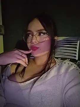 Mia_Collings1 webcam