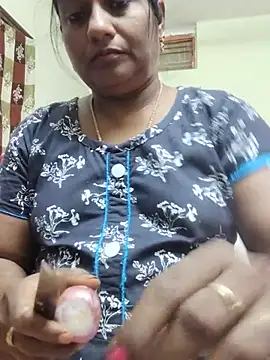 yamini1431 live cam on StripChat