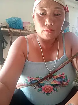 NyloveSquirt