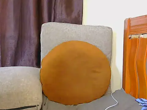 petite_twirlstar webcam