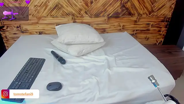 amor_smith_ webcam
