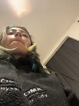 baby_akuma webcam