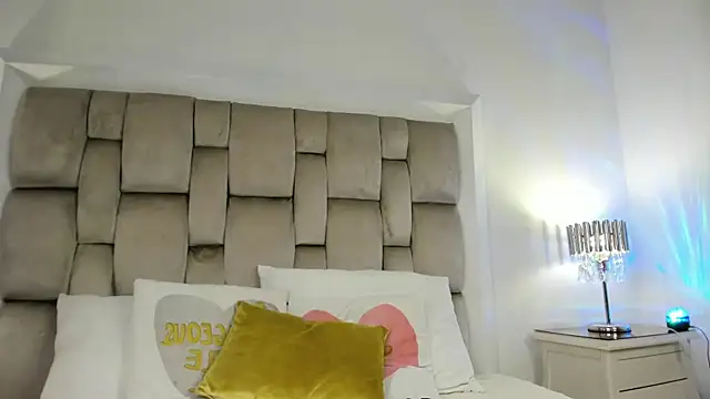 sweets_one live webcam show
