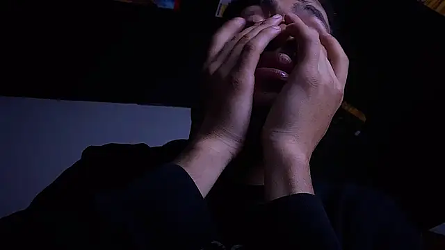 Lucius_Noal webcam