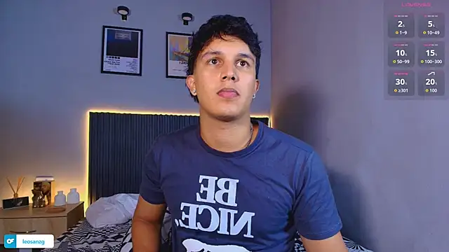 Leo_Savage_ webcam