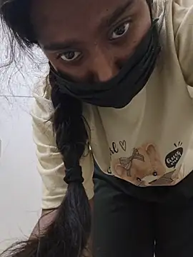 jaanvisharmaaa (F young) - Pusssy fingering+rub in public