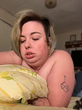 Littlecumslut003 webcam