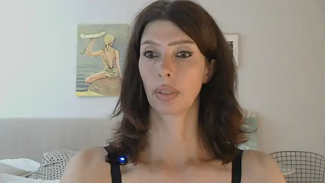 WhiteQueen888 webcam