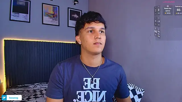 Leo_Savage_ webcam