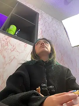 baby_akuma webcam