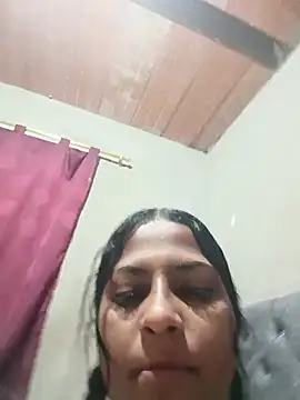 Giselabrunette25 webcam