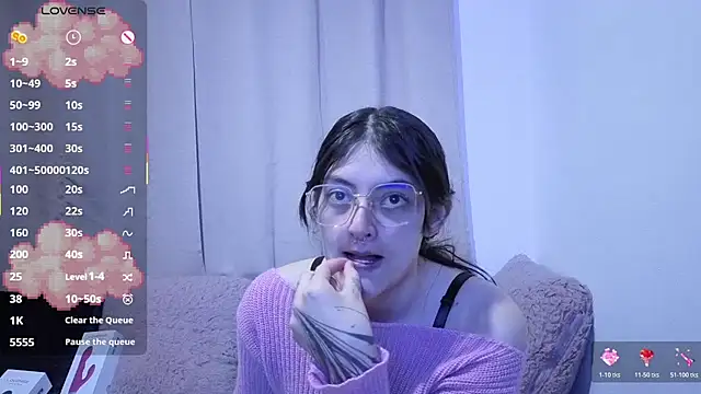 lessliee22_ live cam on StripChat